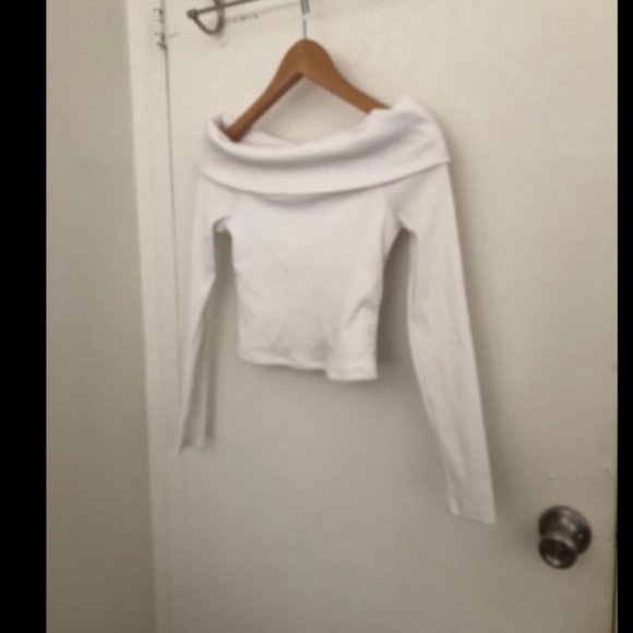 Good American Tops - Good American Off Shoulder Ribbed Top Fits Sz M